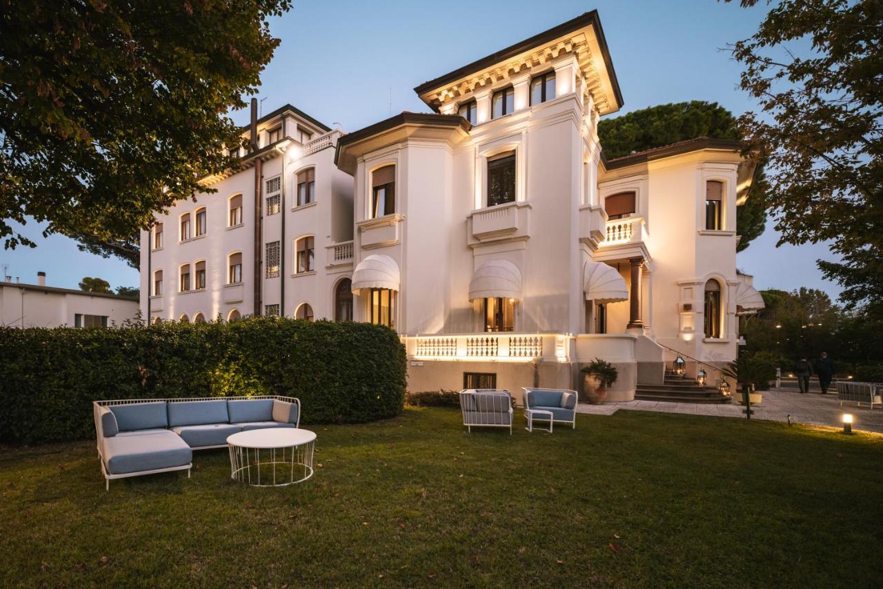 Hotel De La Ville Riccione Kültér fotó