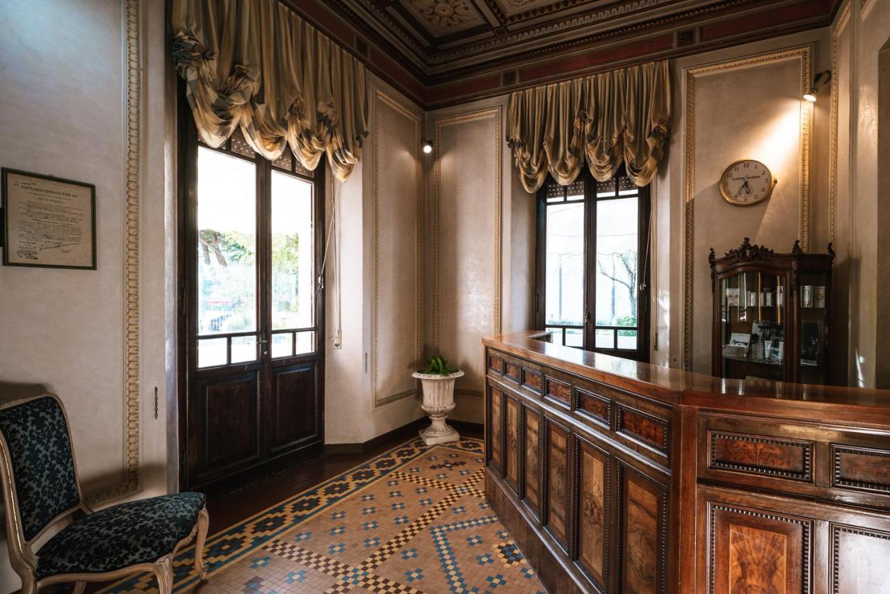 Hotel De La Ville Riccione Kültér fotó
