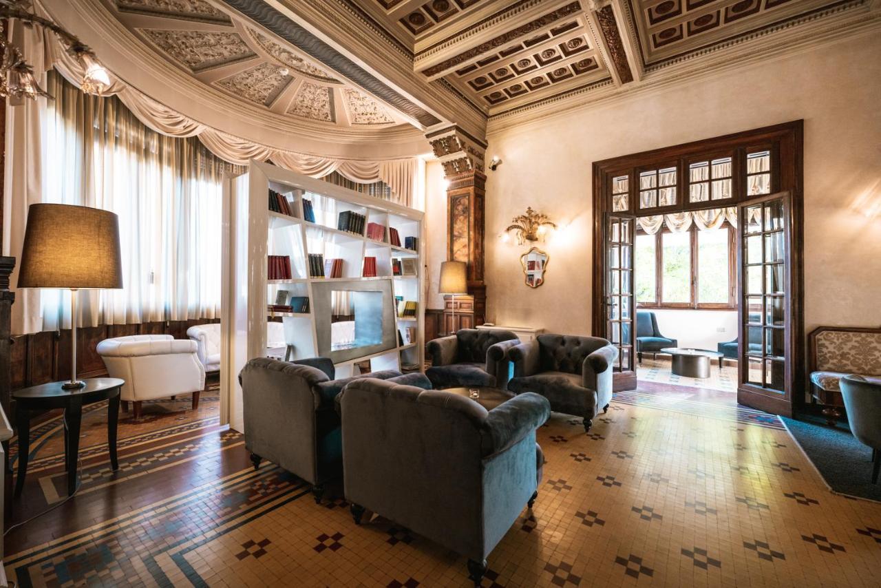 Hotel De La Ville Riccione Kültér fotó