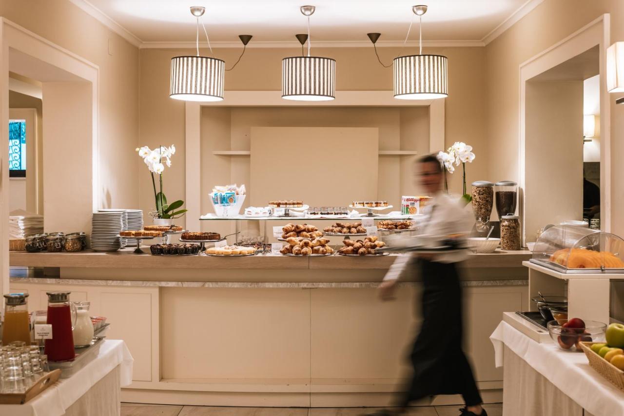 Hotel De La Ville Riccione Kültér fotó